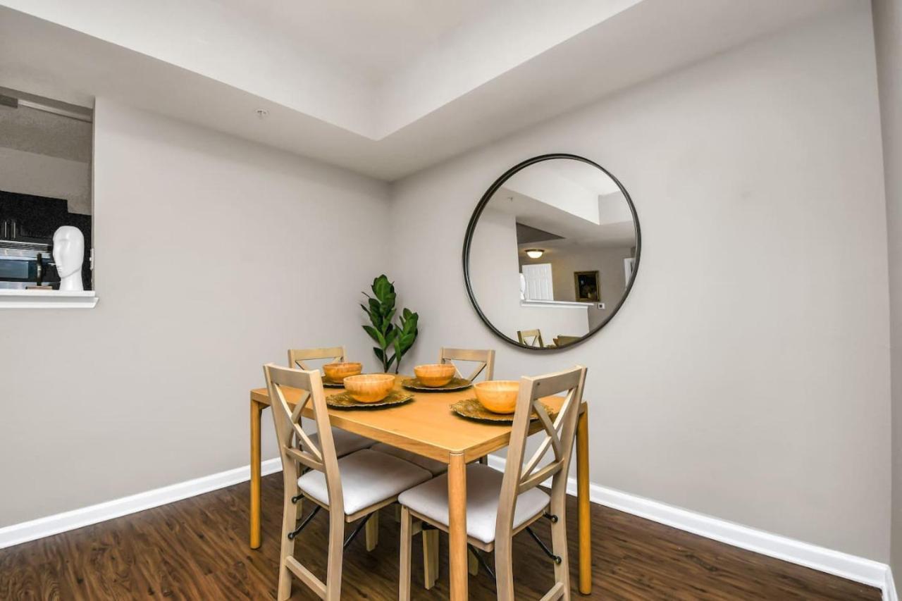 Cozy Retreat Getaway Family-sized By Eola *