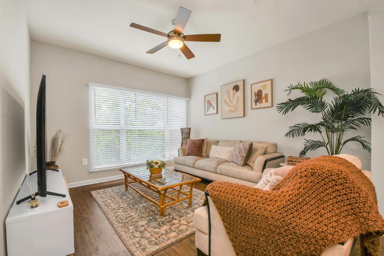 Cozy Retreat Getaway Family-sized By Eola Apartment *